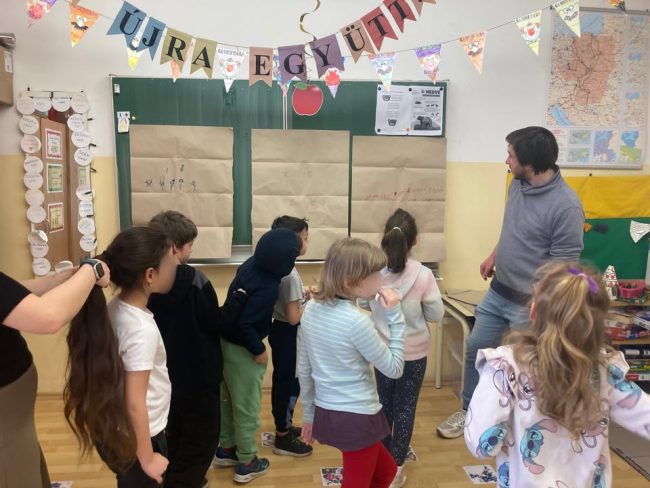 🎨 Lezárult a Tanulás Művészete program a VII. kerületi Baross Gábor Általános Iskola 1. osztályában. A foglalkozások Somhegyi György színművész&hellip;